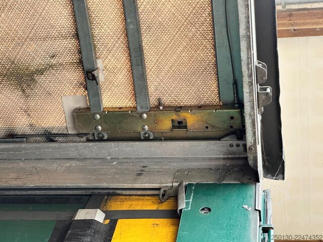 Öppen semitrailer med kapell SCHMITZ CARGOBULL SCB*S3T MegaTrailer Curtainsider Edscha