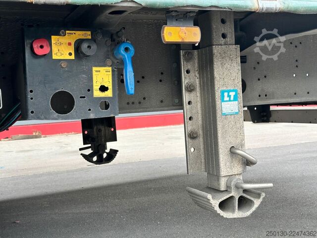 Öppen semitrailer med kapell SCHMITZ CARGOBULL SCB*S3T MegaTrailer Curtainsider Edscha
