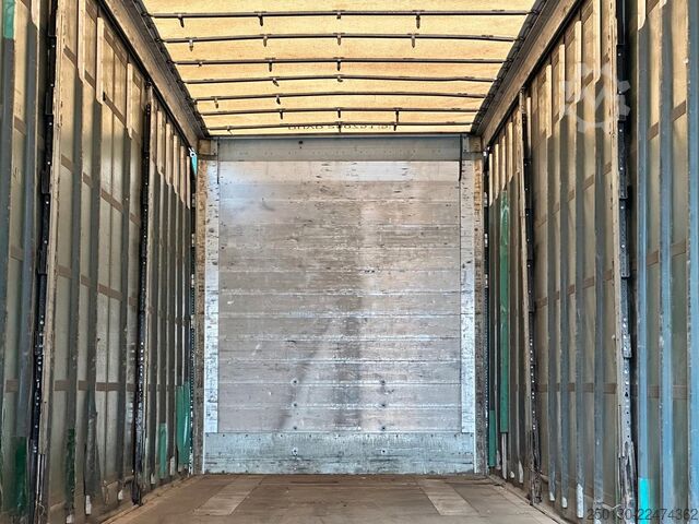 Öppen semitrailer med kapell SCHMITZ CARGOBULL SCB*S3T MegaTrailer Curtainsider Edscha
