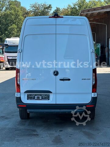 Skåpbil MERCEDES-BENZ Sprinter 319 CDI V6 L2 Verkaufsausstattung