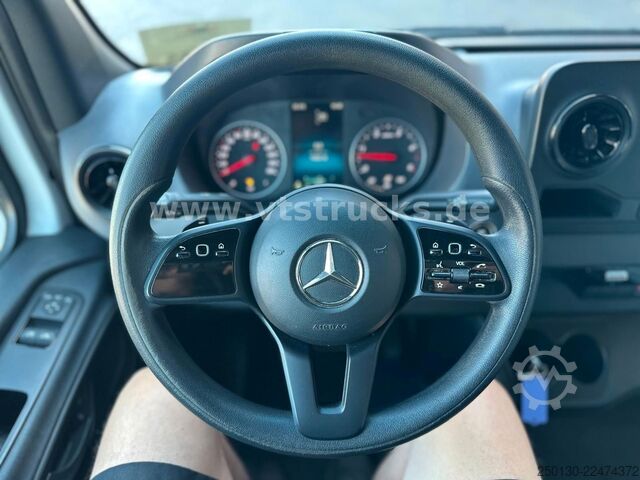 Skåpbil MERCEDES-BENZ Sprinter 319 CDI V6 L2 Verkaufsausstattung