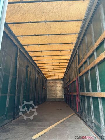 Öppen semitrailer med kapell SCHMITZ CARGOBULL SCB*S3T MegaTrailer Curtainsider Edscha