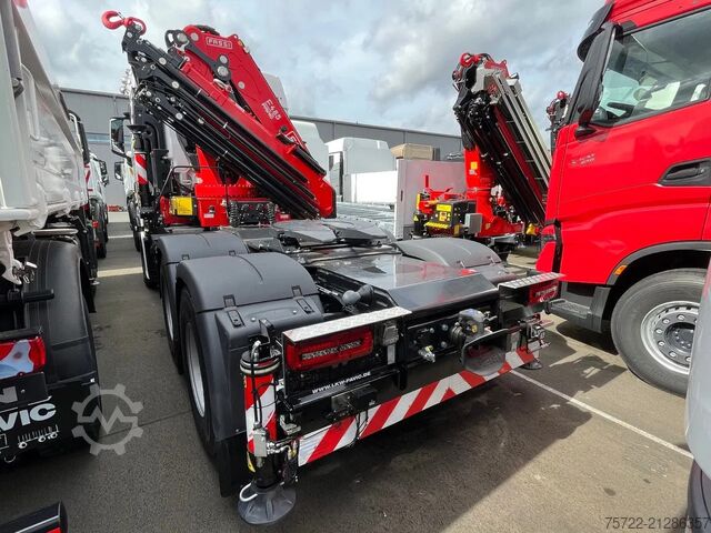 Zware belasting MAN TGX 33.520 6x4 BL FASSI F485RA.2.28