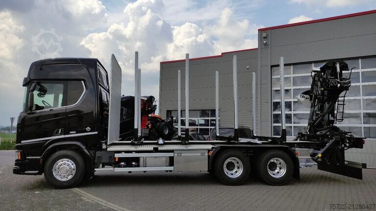 Timber transporter Scania R590 6x4 Kurzholz TAJFUN LIV oder EPSILON