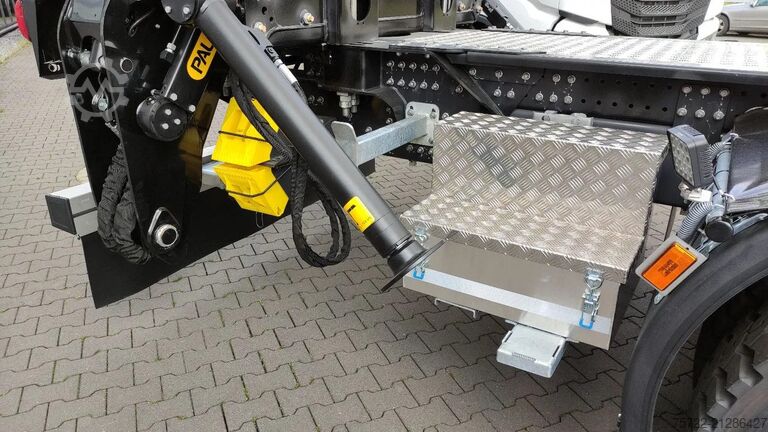 Timber transporter Scania R590 6x4 Kurzholz TAJFUN LIV oder EPSILON