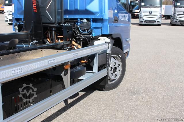 Kroghejselastbil Mitsubishi eCanter 9C18E Abrollkipper mit Haken