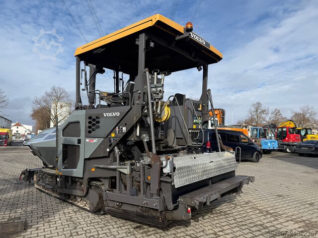 Extendedora sobre orugas Volvo P6820 Asphaltfertiger mit Verbreiterunge