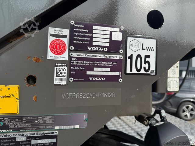 Extendedora sobre orugas Volvo P6820 Asphaltfertiger mit Verbreiterunge