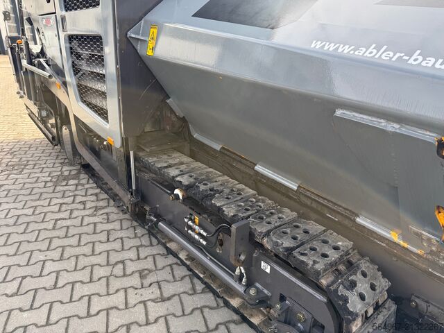 Extendedora sobre orugas Volvo P6820 Asphaltfertiger mit Verbreiterunge