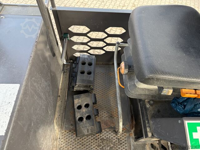 Extendedora sobre orugas Volvo P6820 Asphaltfertiger mit Verbreiterunge