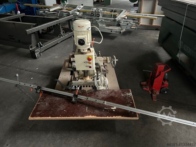 Mașină de găurit și presat balamale tip cupă Ganne 192 Ganne 192