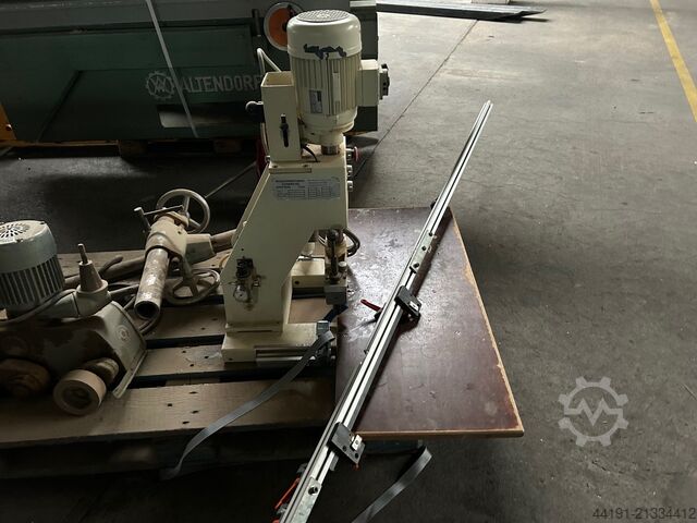 Mașină de găurit și presat balamale tip cupă Ganne 192 Ganne 192