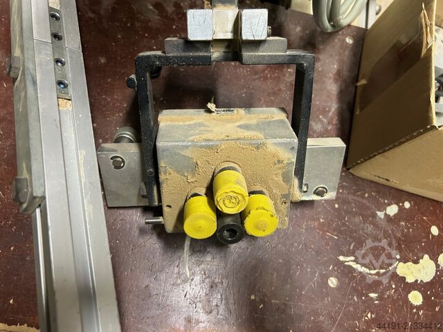 Mașină de găurit și presat balamale tip cupă Ganne 192 Ganne 192