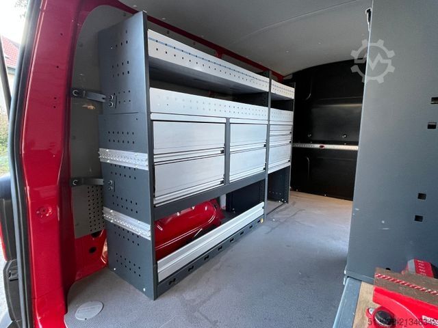 Panel van VOLKSWAGEN T6.1 WÜRTH REGALSYSTEM KLIMA PDC
