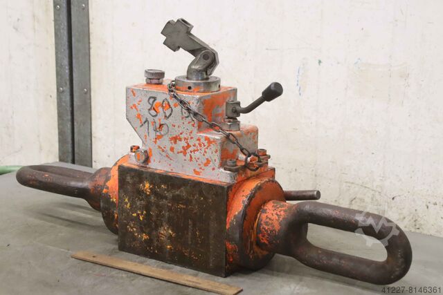 Hydraulic pulling cylinder 50 t Enerpac Hub 140 mm