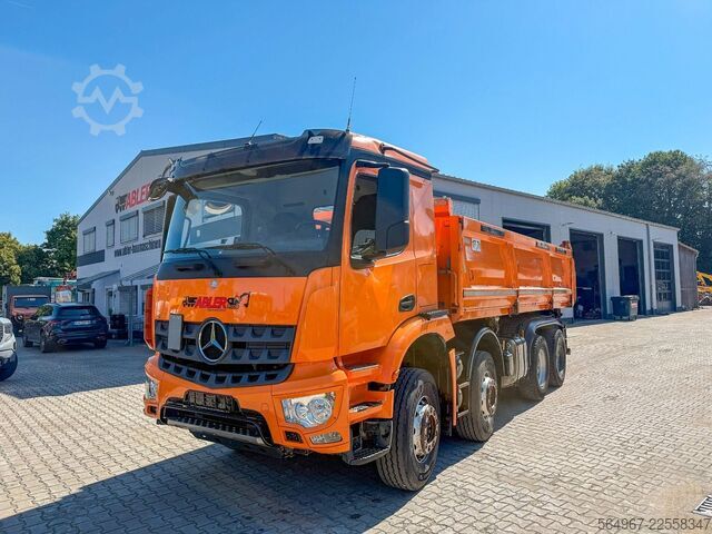 Háromirányú billenő teherautó MERCEDES-BENZ Arocs 3243 3.S.K Motorschaden