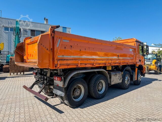 Háromirányú billenő teherautó MERCEDES-BENZ Arocs 3243 3.S.K Motorschaden