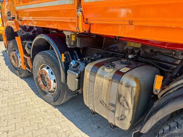 Háromirányú billenő teherautó MERCEDES-BENZ Arocs 3243 3.S.K Motorschaden