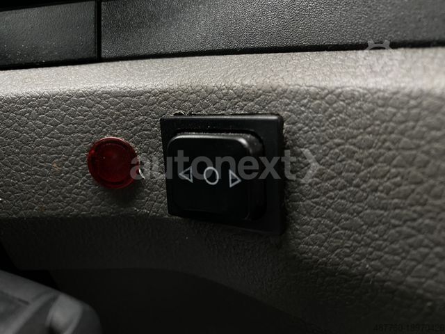 Miniautocarro VOLKSWAGEN Crafter 35 MAXI *ROLLSTUHL-LIFT* 9-SITZE (0138)