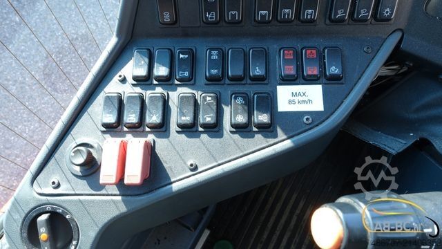 Távolsági autóbusz MERCEDES-BENZ Integro 49 Sitze EURO 5