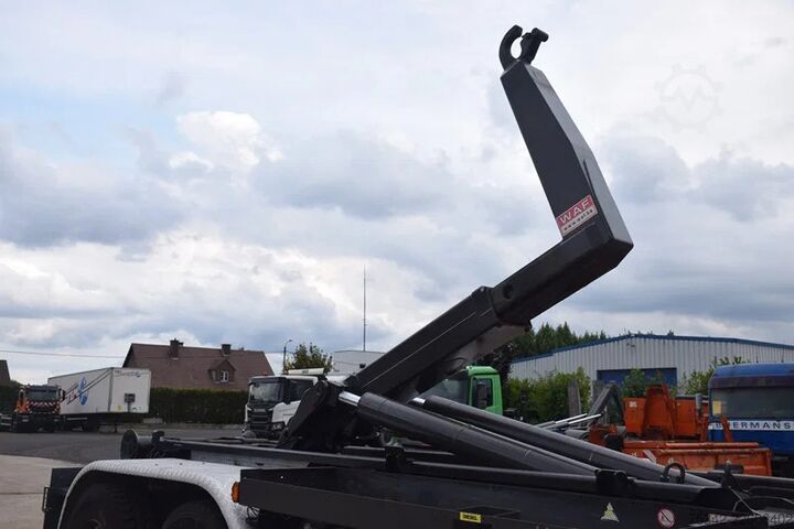 Hook arm system Iveco Trakker 360