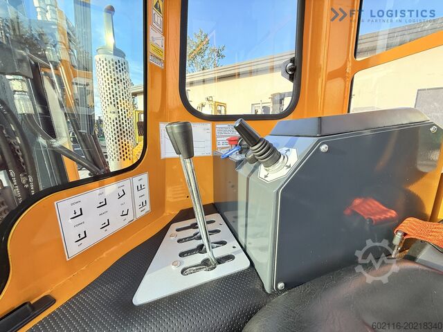Négymenetes targoncá Combilift C3000 GAS DUPLEX 4500 FREE LIFT CABIN