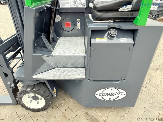 Négymenetes targoncá Combilift CB3000 / TRIPLEX 4900MM / FREE LIFT
