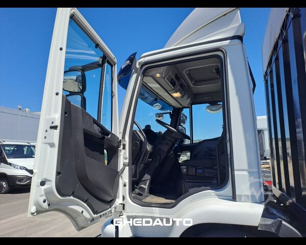 Standart çekici ünitesi IVECO MOTRICE IVECO EUROCARGO 180 320 CASSONE CON CENTINA E SPONDA IDRAULICA