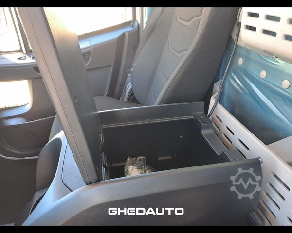 Standart çekici ünitesi IVECO MOTRICE IVECO EUROCARGO 180 320 CASSONE CON CENTINA E SPONDA IDRAULICA