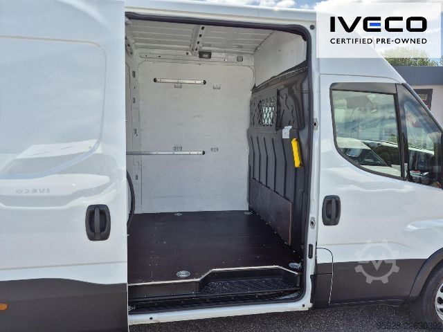 Dobozos furgon IVECO 35S16 V
