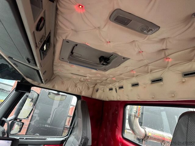 Vrachtwagen met kraan Volvo FH 520 8x2 Effer 850 + Fly jib, winch Euro 5