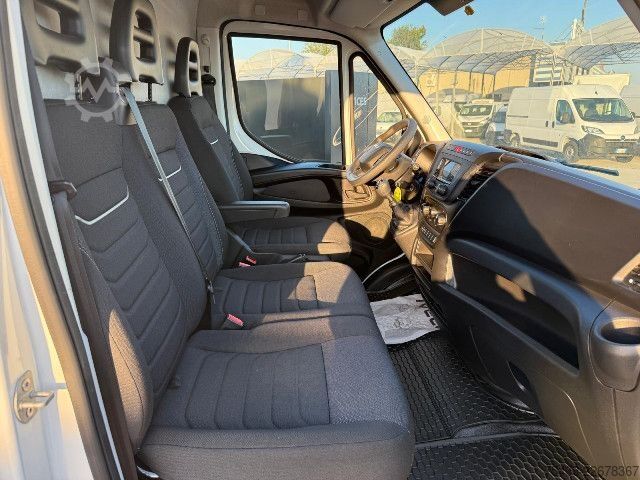 Furgoneta IVECO DAILY 35S14 V