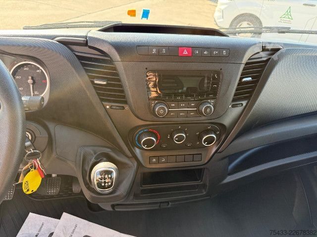 Duba panelată IVECO DAILY 35C14H BOX + SPONDA