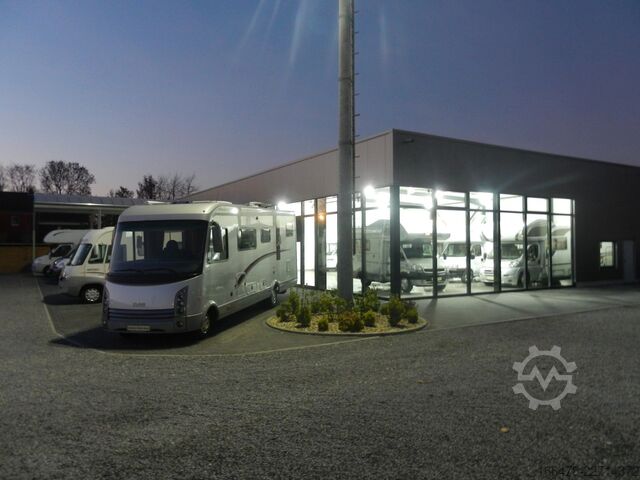 Camper integrado CARTHAGO Chic E-Line I 51 Linerclass Einzelbetten-Hubbett