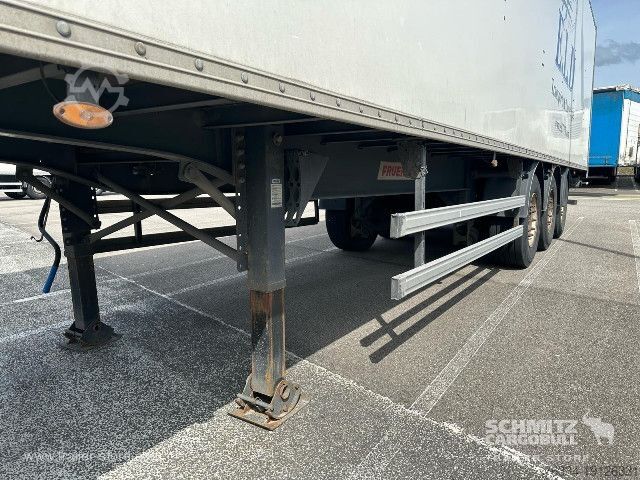 Box-semitrailer Fruehauf Semitrailer Dryfreight Standard Porte relevante