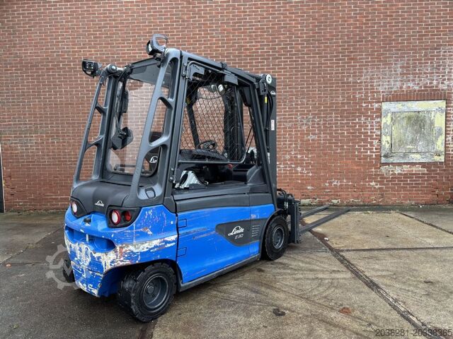 Chariot élévateur électrique à 4 roues Linde E30L-01