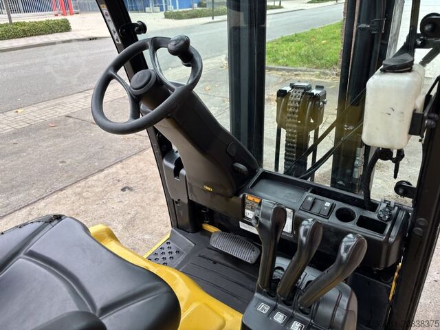 Elektrisk trehjulsgaffeltruck Yale ERP16VT
