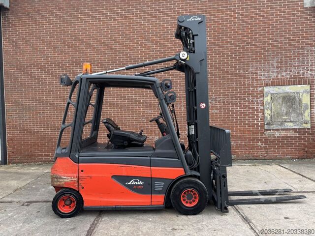 Chariot élévateur électrique à 4 roues Linde E30L-01