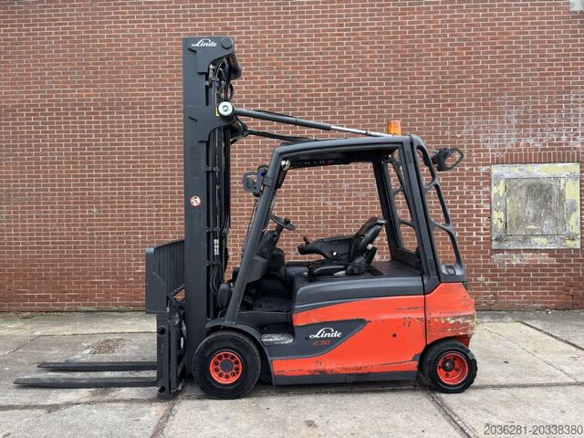 Chariot élévateur électrique à 4 roues Linde E30L-01