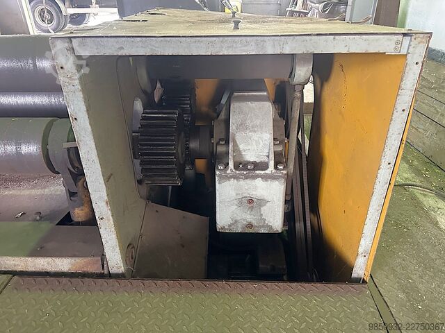 Zakružovačka plechů STANKOIMPORT IB 2222 V