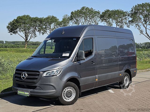 Kombi s vysokou střechou MERCEDES-BENZ SPRINTER 317 L2H2 LED Navi Autom.