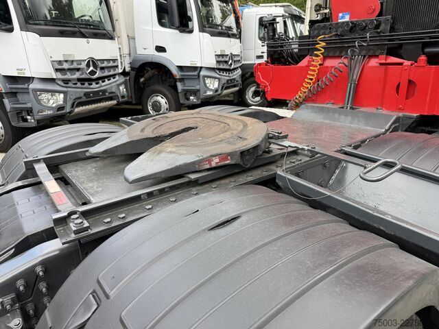 Standardowy ciągnik siodłowy Volvo FH460 6X2 Kran HMF 2620 bis 18.50 Meter