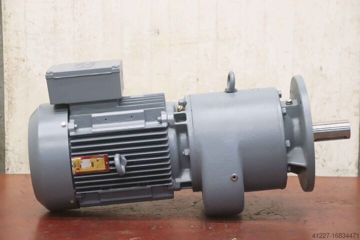 Motorreductor 7,5 kW 27 rpm SEW Vector DFV 132M-4