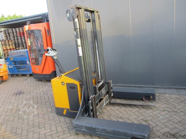 Wózek widłowy czterokierunkowy FAC 4V-XT3020