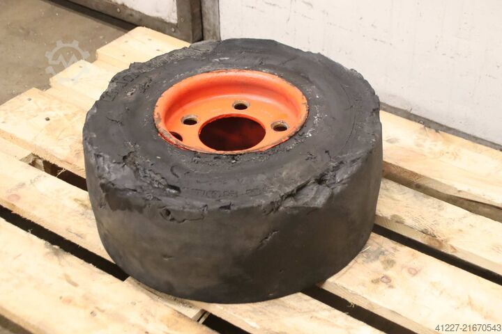 Solid rubber tires, 2 pieces Marangoni 23x9-10/6.50  Solid