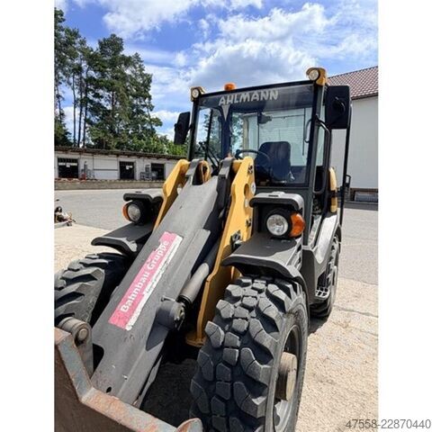  AHLMANN AX 700
