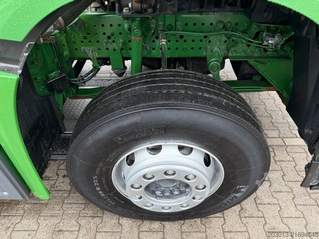 Autobetoniere MERCEDES-BENZ AROCS 3240 8x4 Betonmischer Liebherr 9 m³