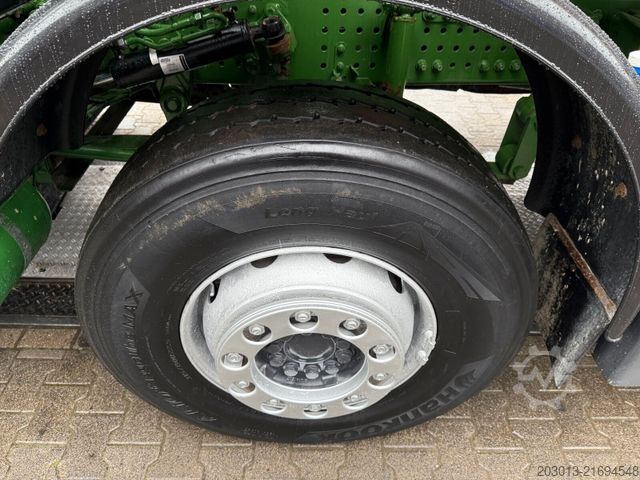 Autobetoniere MERCEDES-BENZ AROCS 3240 8x4 Betonmischer Liebherr 9 m³