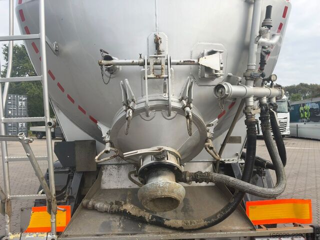 Silo oplegger KÄSSBOHRER 3-Achs Silo für Staubgut