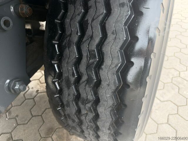 Silo oplegger KÄSSBOHRER 3-Achs Silo für Staubgut